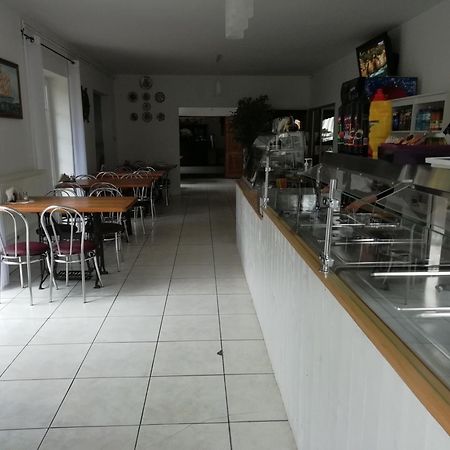 Pod Zlotym Zaglem Hotel Karwia Exterior foto
